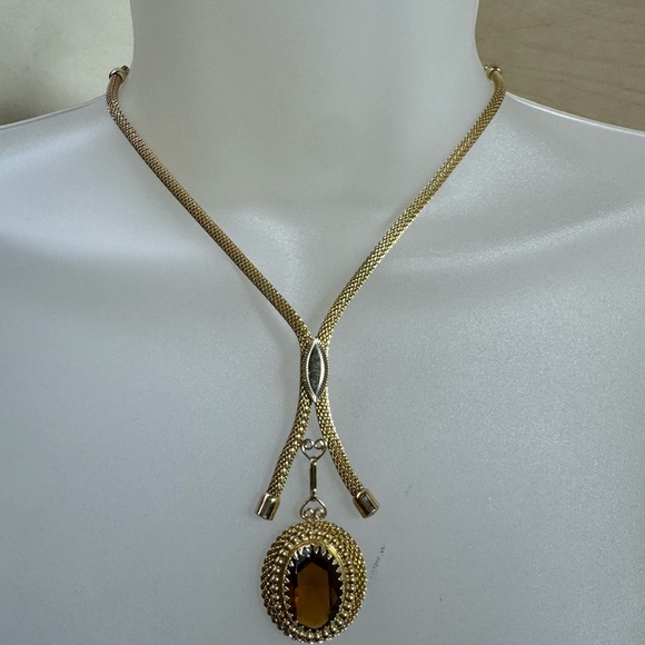 Sarah Coventry Vintage Gold Lariat Necklace with Amber-Tone Oval Pendant - Picture 4 of 8